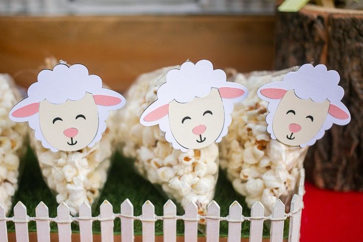 ovelhinhas de pipoca para festa com tema de fazendinha